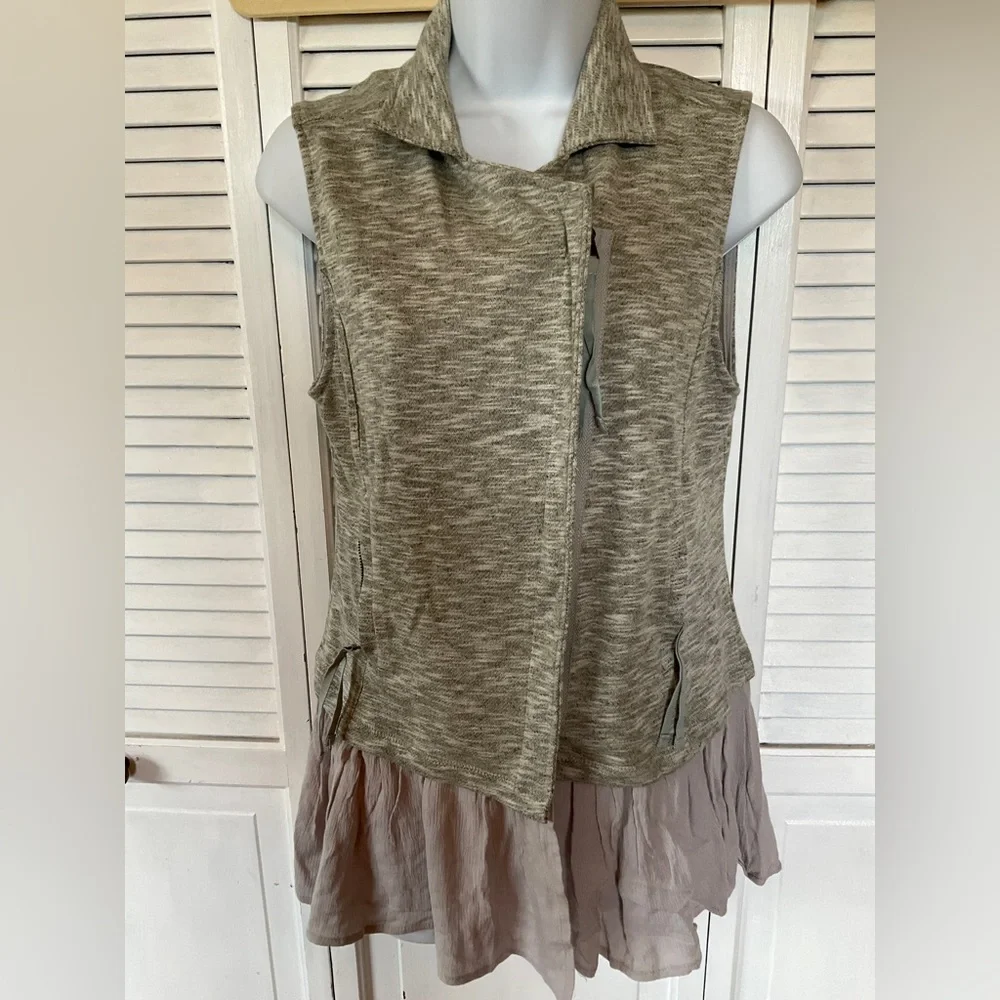 Oddy Boutique Sleeveless Zip Up Sweatshirt Vest Small Gray NWT